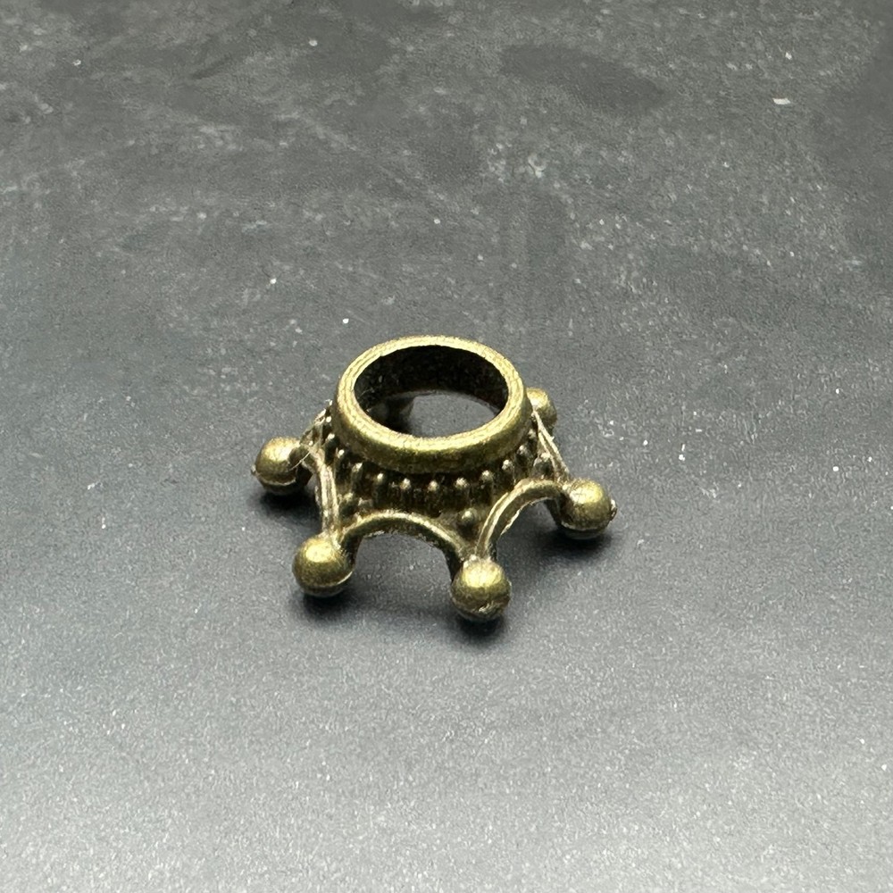 Metal crystal small ball base