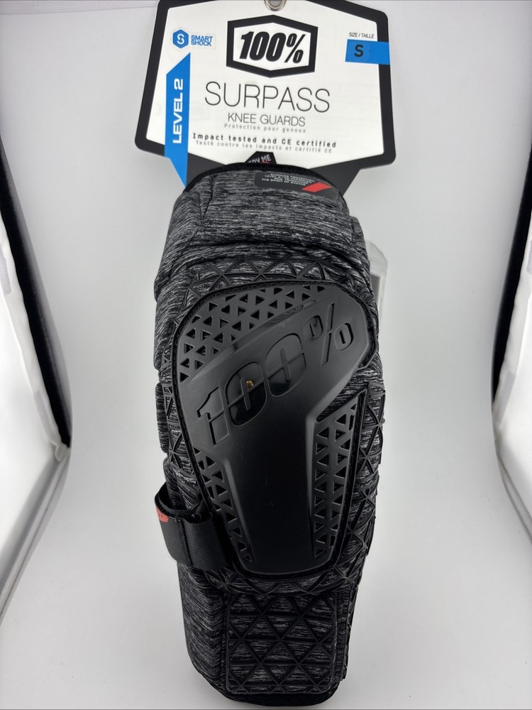 100% Surpass Knee Guard - Heather Gray-Black