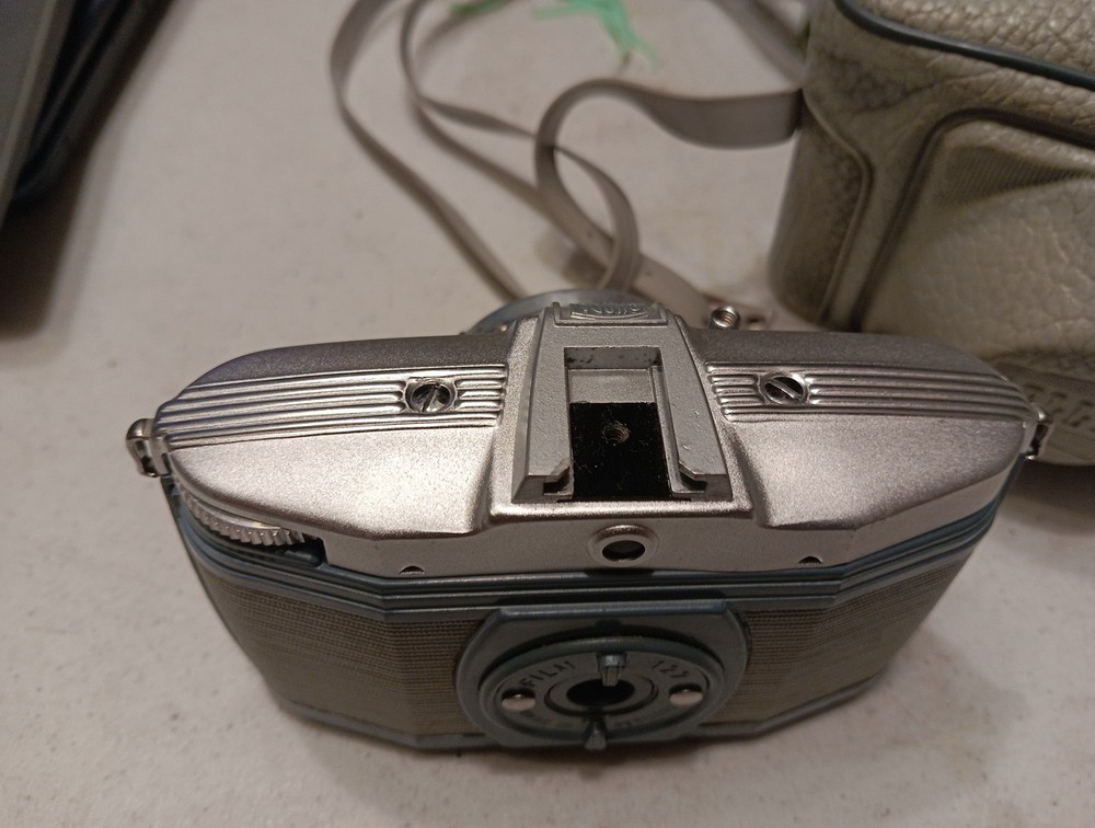 Bilora Bella Vintage Camera Germany. untested With Case