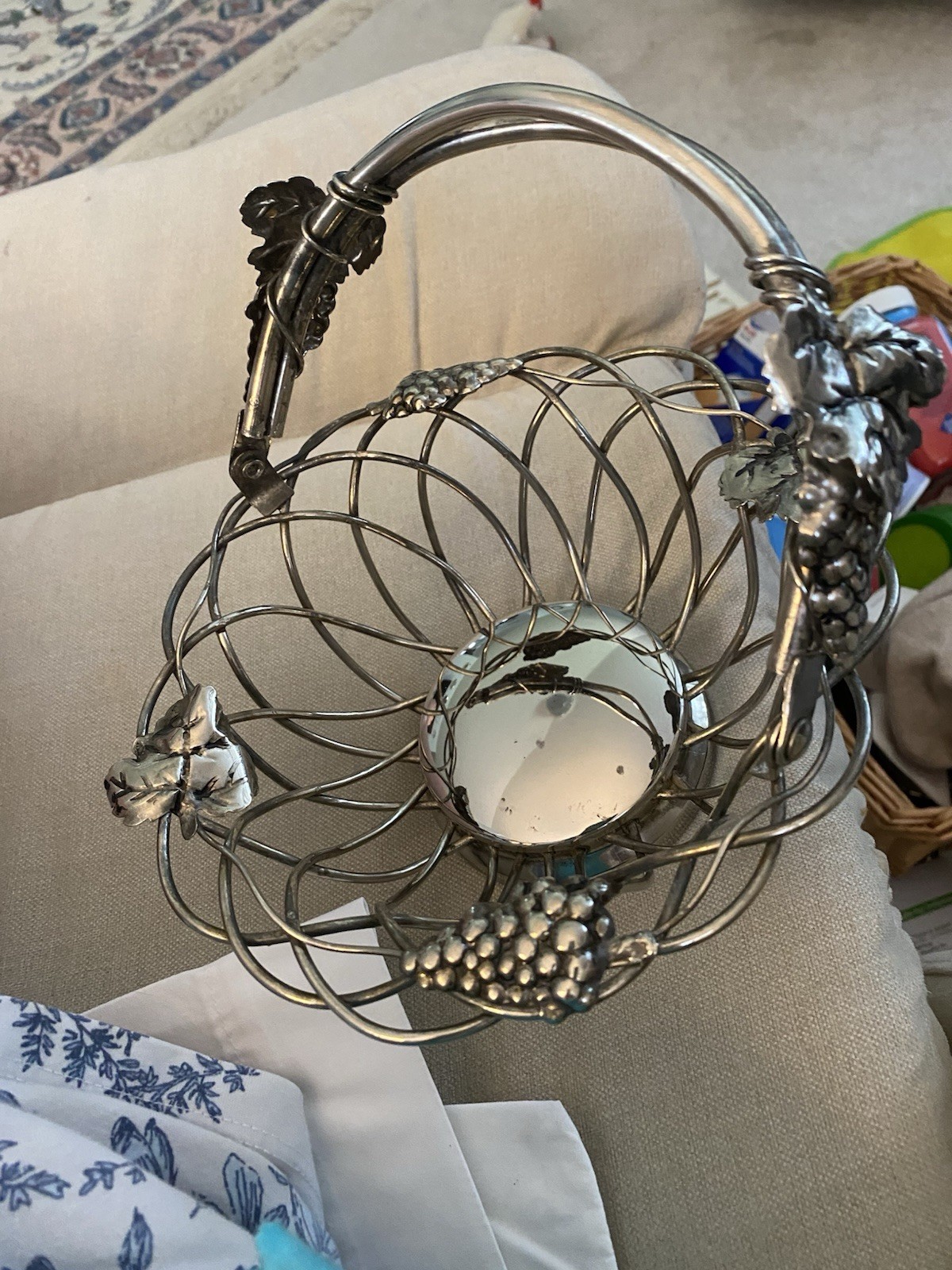 Vintage Godinger Silver Art Silverplate basket Scalloped Wire Handle Grape Fruit