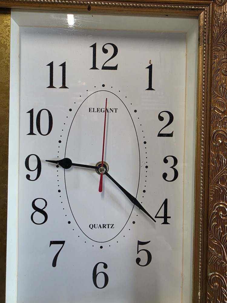 Elegant Quartz Motion Clock