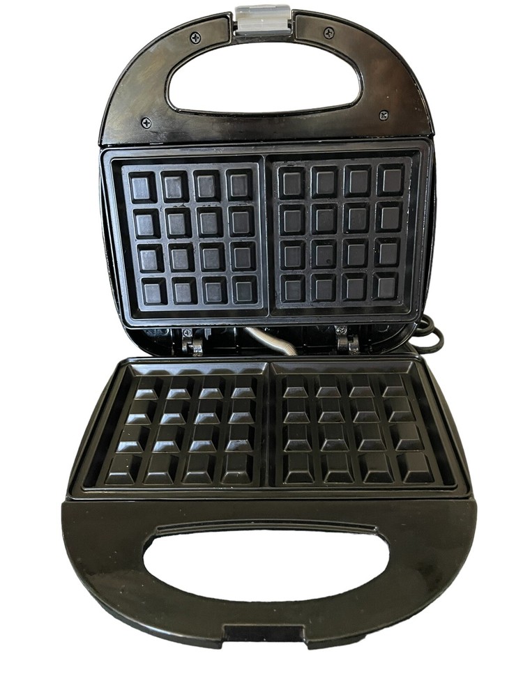 Rival 2- Slice Waffle Maker S6136W Great condition!