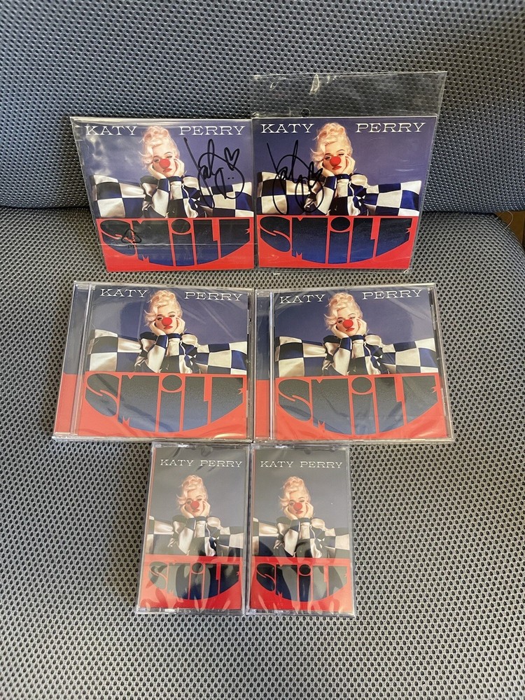 KATY PERRY SIGNED CD  "SMILE"