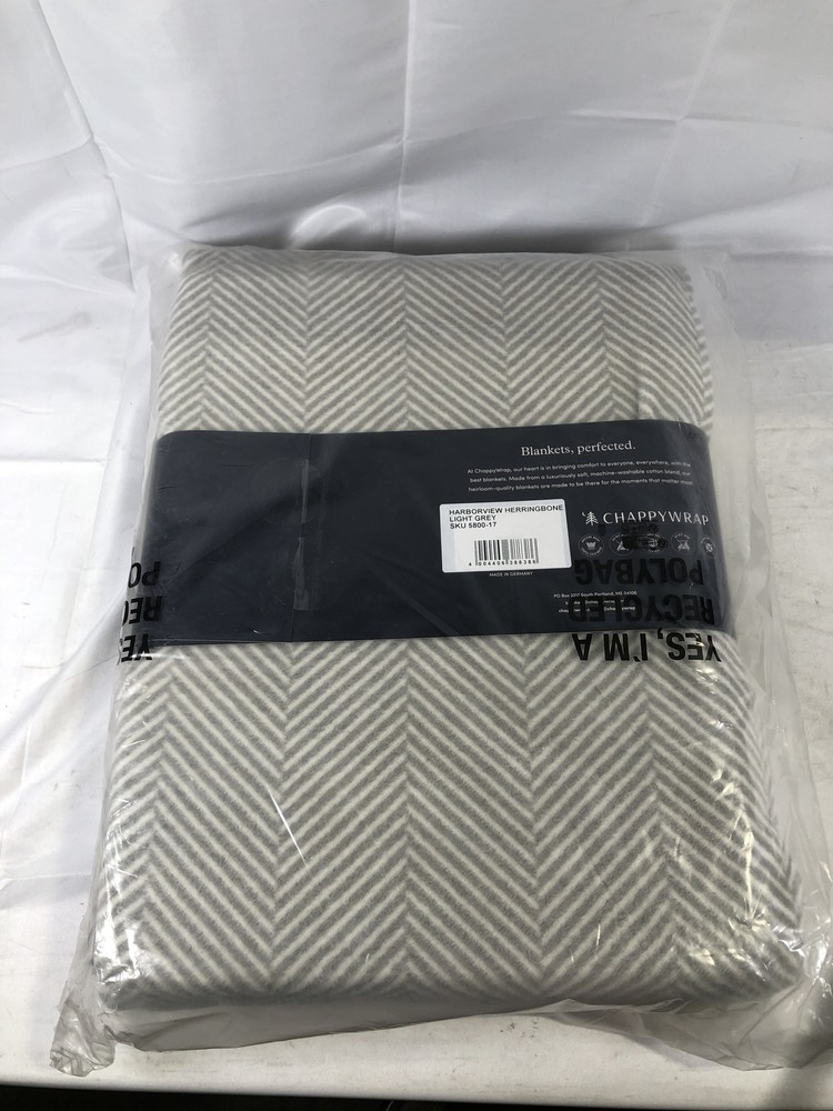 ChappyWrap Harborview Herringbone Reversible Blanket Light Grey 60x80