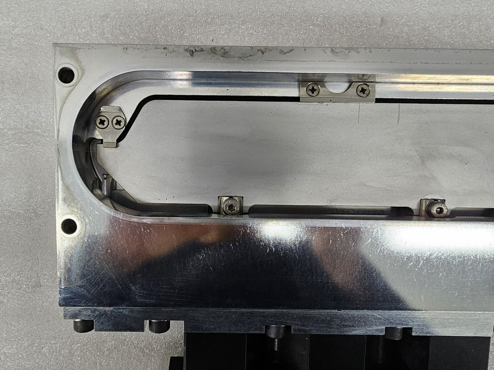 1PC VAT 02010-BA24-0001 Rectangular Gate Valve