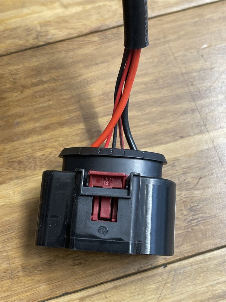 OEM 2018 2019 Volkswagen Passat GasoLine FUEL PUMP Computer Control Module Unit