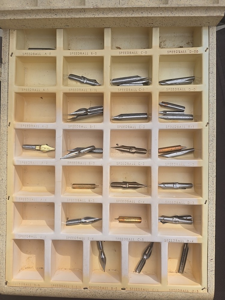 Speed Ball Pen Tip Display Case 1950s . Good Condition