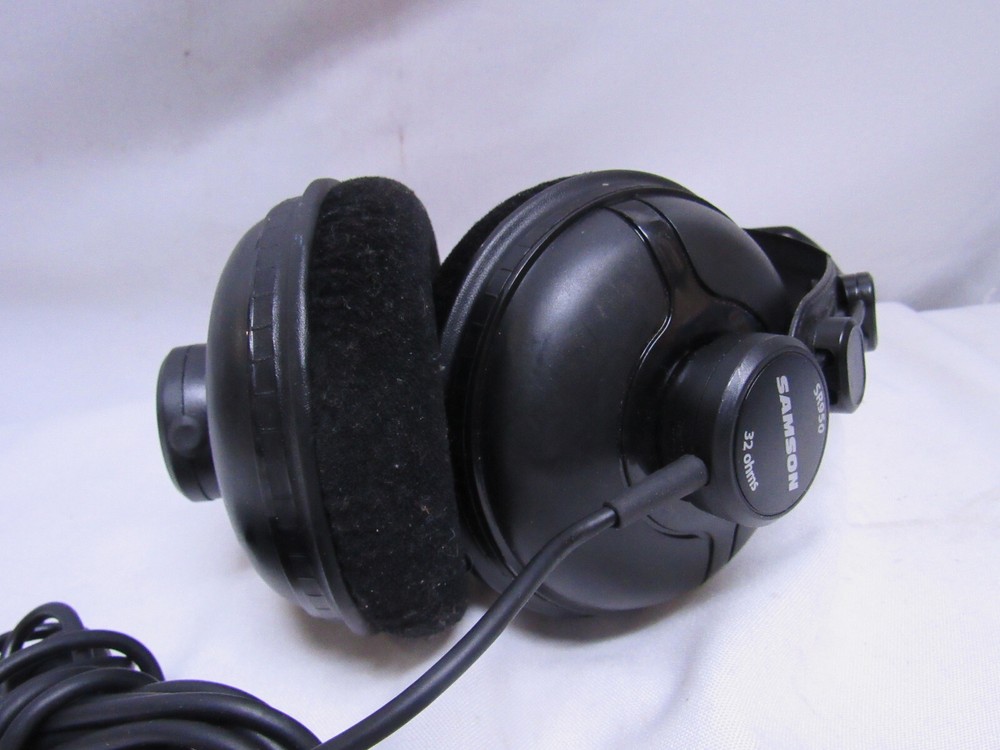 Samson SR950 Studio Headphones