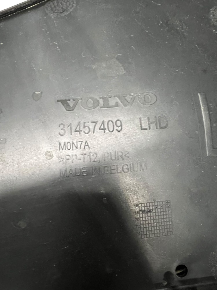2019 - 2022 VOLVO XC40 FRONT COWL COVER VENT PANEL OEM