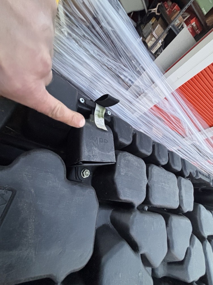 Pallets with Foldable railing’s & seatbelts 4000lb capacity
