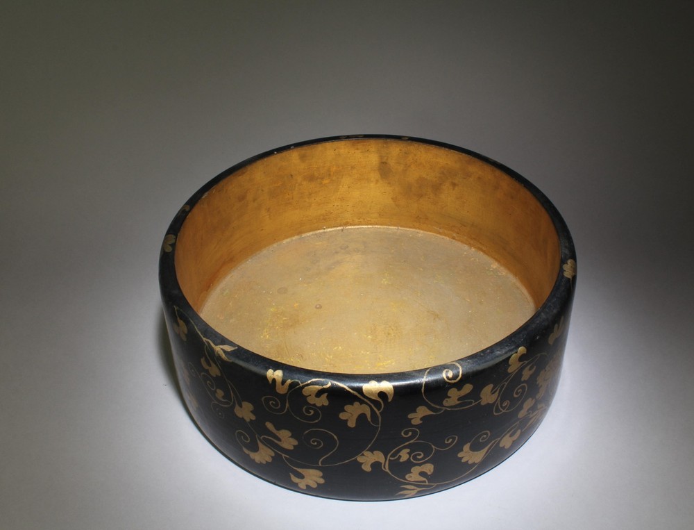 A Round Lacquer Container