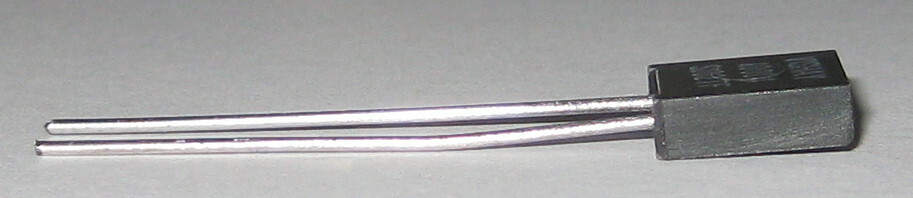Vishay 2M Ohm High Precision Foil Resistor with Leads - 0.05% Tolerance