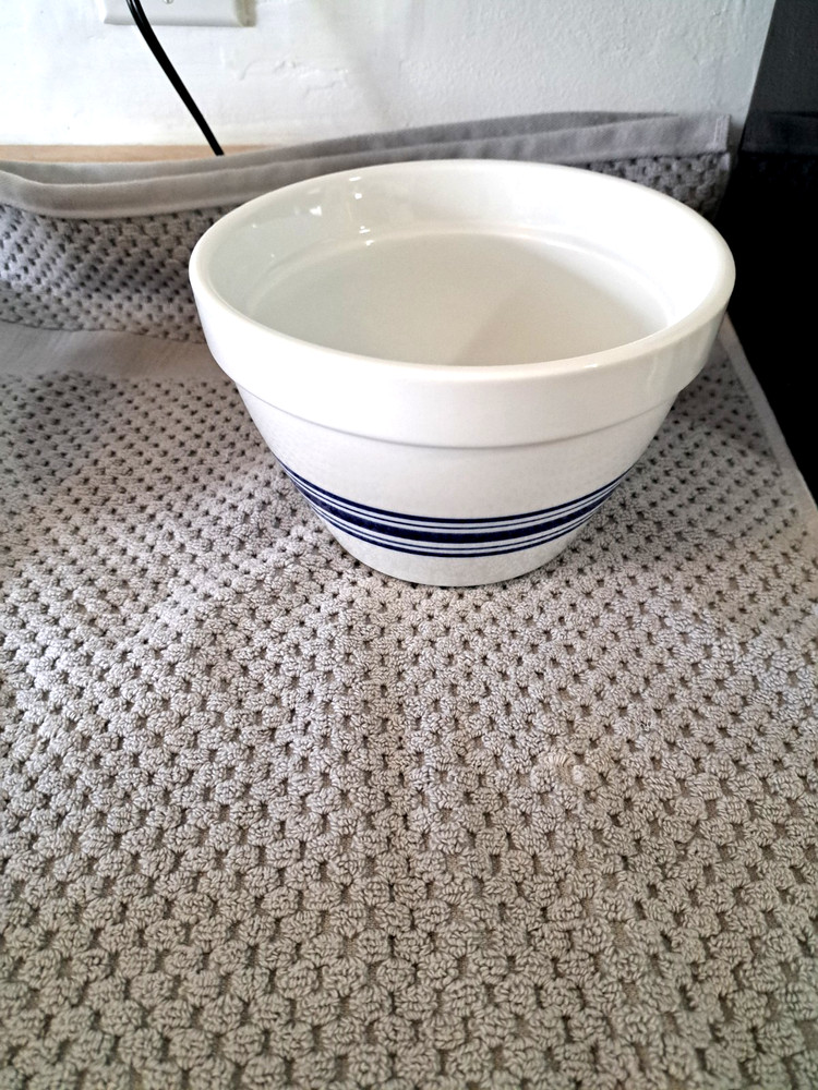 Crate & Barrel Heavy Nesting Mixing Bowl Set White & Blue Stripes 1-2 & 3 QUART