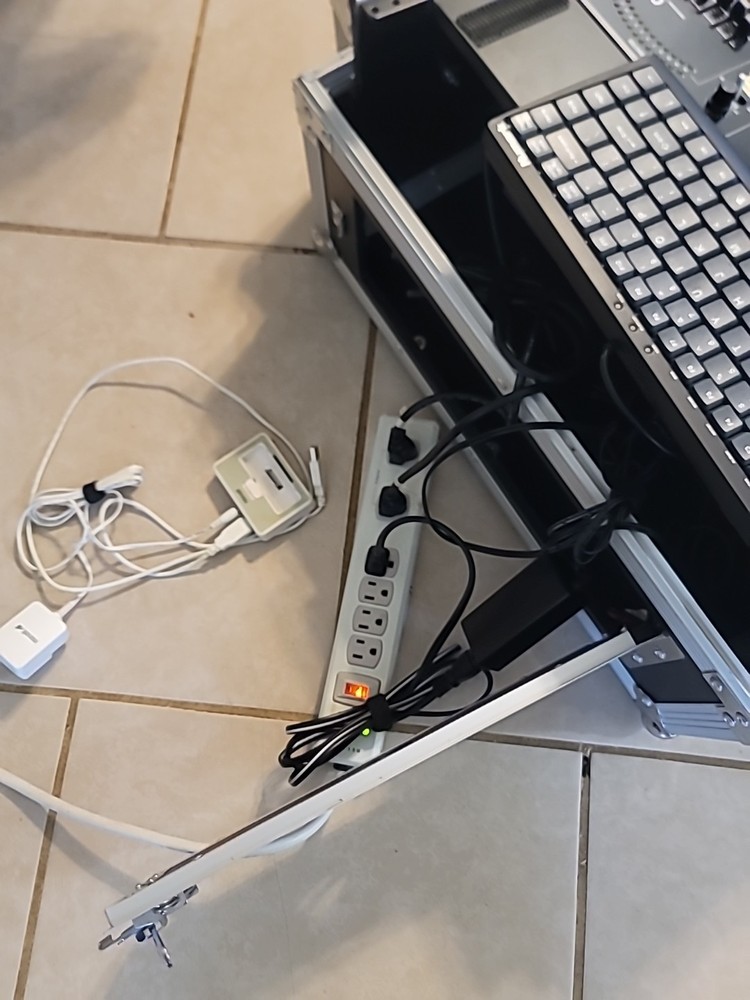 Vintage Numark Professional Dj Mixer C2-DMC 2 Software controller Pro-Case