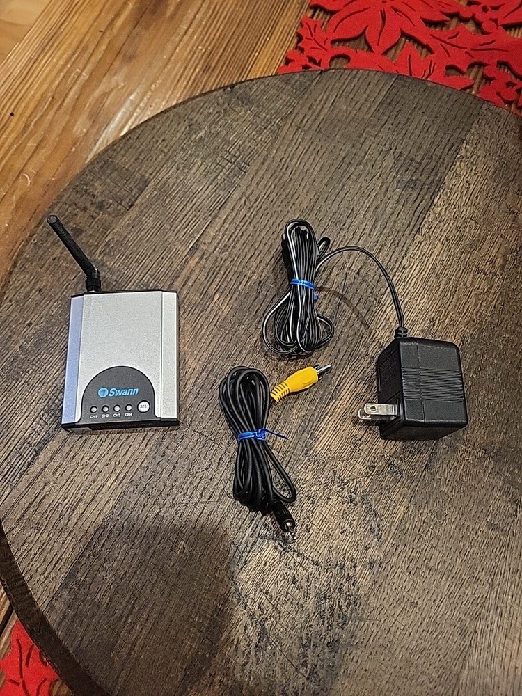 Swann Night Hawk Wireless  Camera 2.4GHZ Receiver w/ AC Cord 4CH AS IS Untested