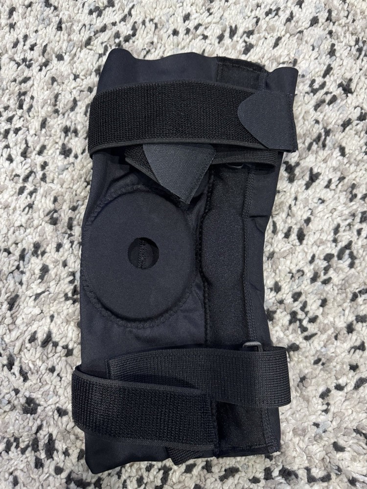 NEW Bioskin Patella Stabilizer Hinged Medium Knee Sleeve - Pull On 413220