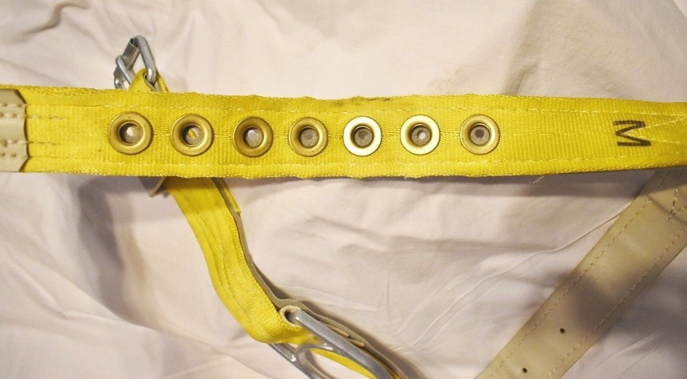 Miller Medium Single Back D-Ring Body Belt Linemans Utility Pole Climbing Safety