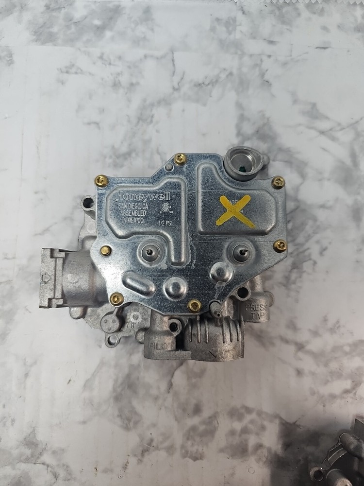 Honeywell 50034127-030 Water Heater Natural Gas Valve Body (CAN EXPEDITE)