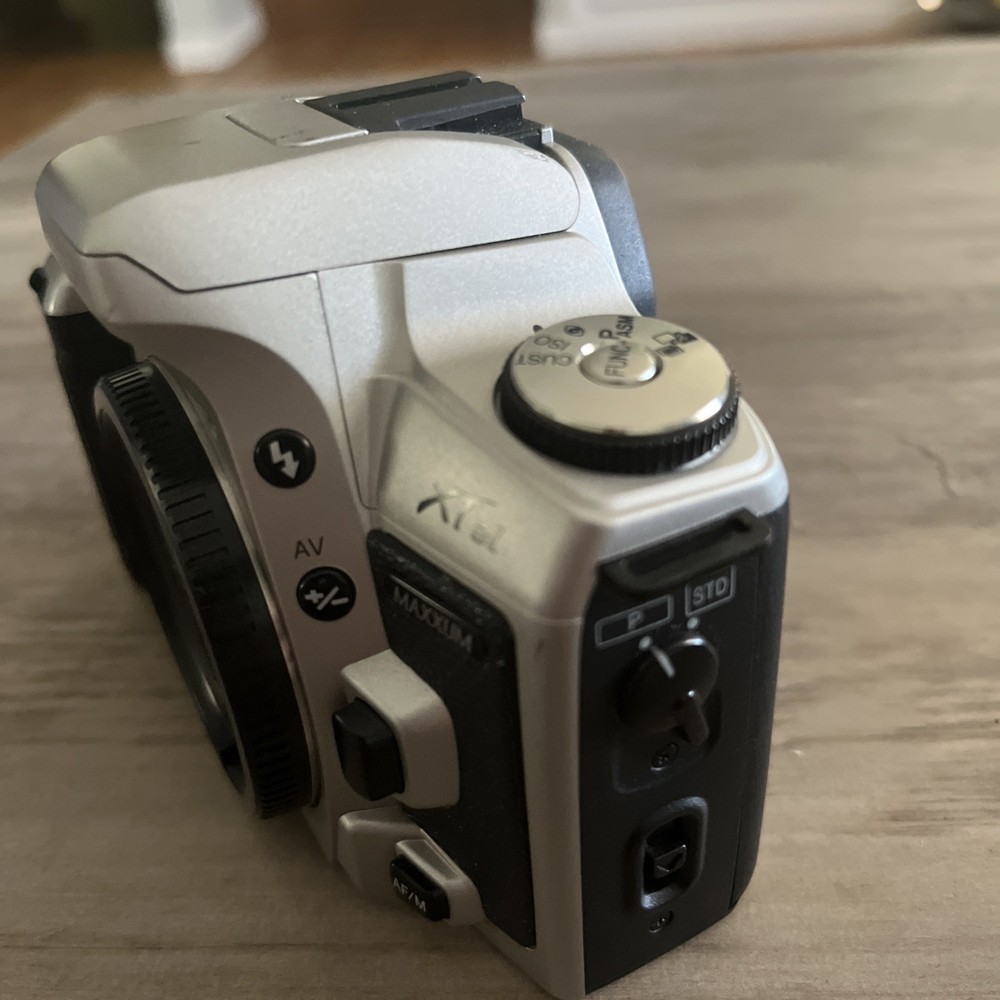 Minolta XT si XTsi - Camera Silver Good Working