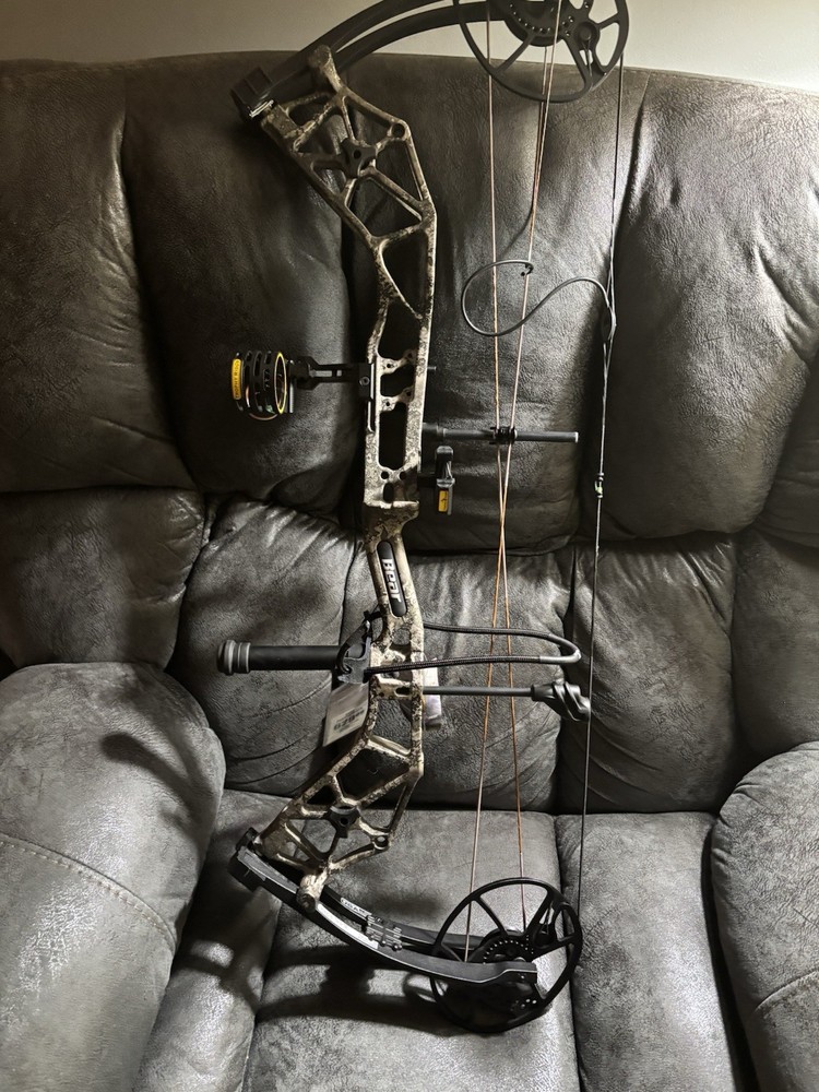 Bear Paradigm RTH TRUE TIMBER Compound Bow Package Right Hand Camo New