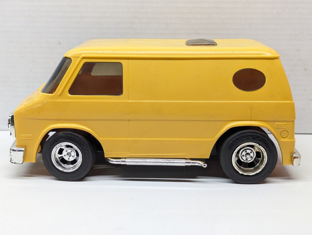 Cox Action Van Vintage 1976