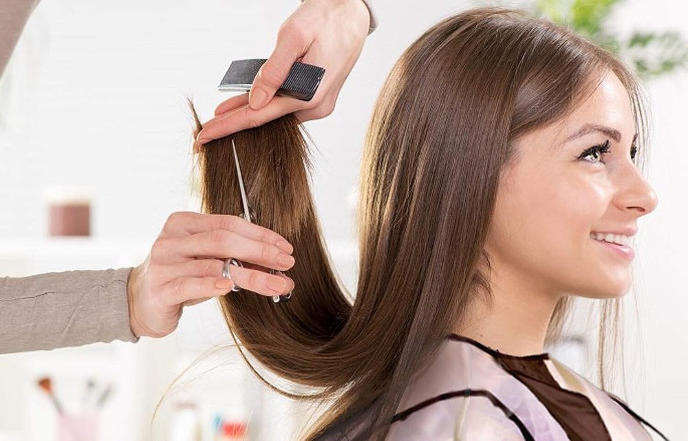 Durable Adjustable Hair Cutting Cape - Compact Storage for Salons and Home