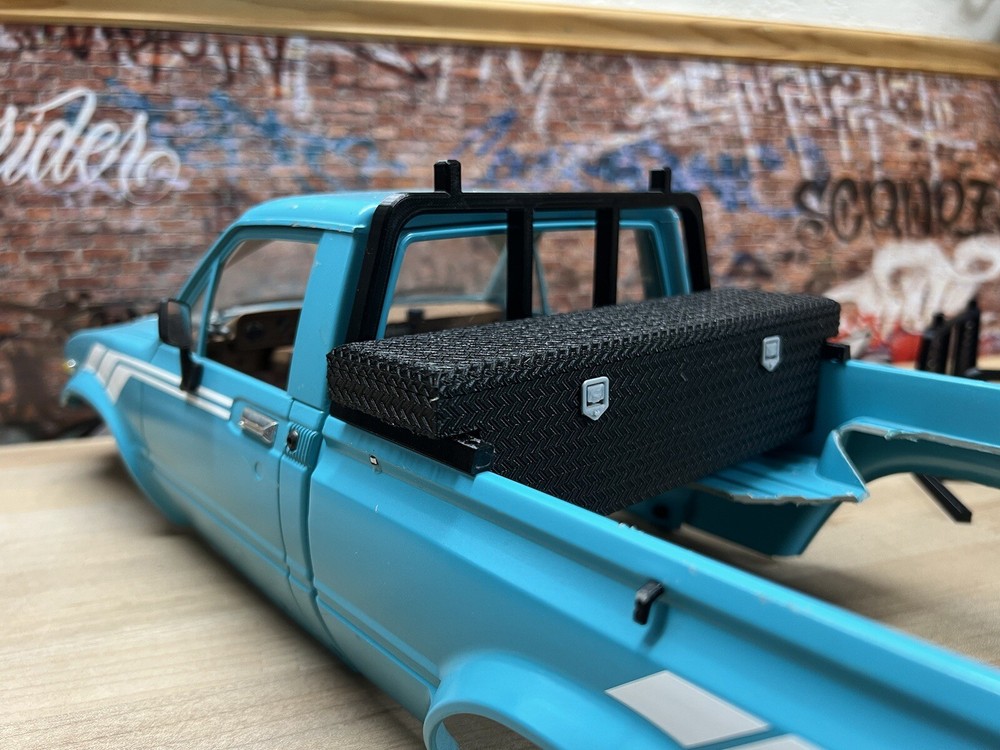 Scale Tool Box For RC4WD Hilux / SR5