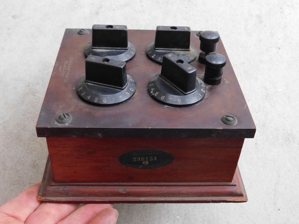 Antique  Leed & Northrup Resistance Box