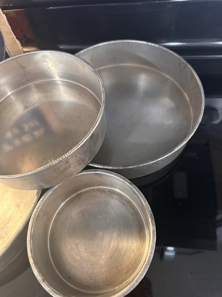 Vintage 1950’s 4 Tier Cake Pan Set