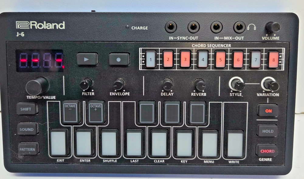 Roland Aira J-6 Compact Chord Synthesizer - Black