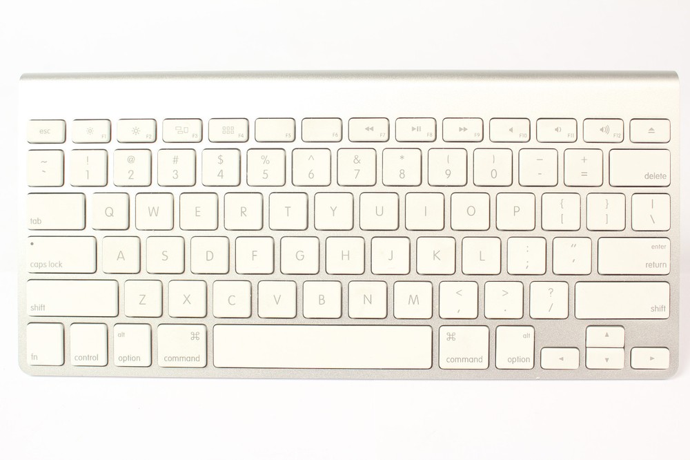 Genuine Apple Model A1314 Aluminum Wireless Bluetooth Keyboard