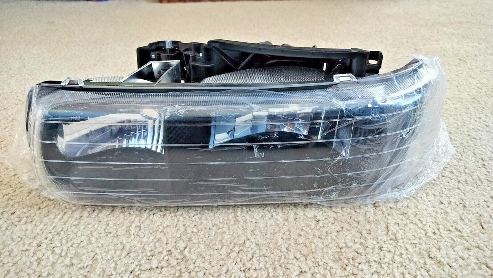Chevrolet Silverado 2000 - Left Side Headlight CV10083-H **New Without Box**