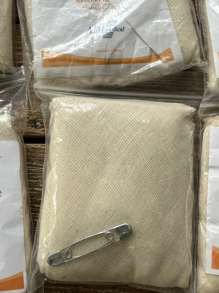 TRIANGULAR TRAUMA BANDAGE CRAVAT LOT OF 8