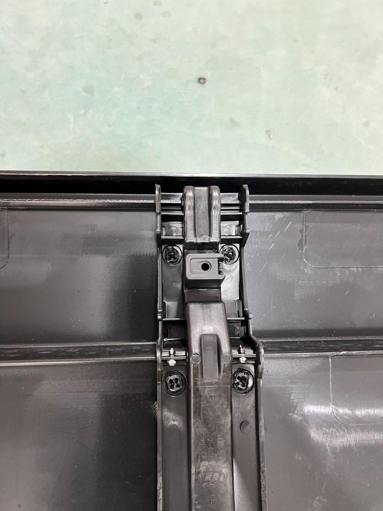 Middle Fairing Panel Right Side For Freightliner Cascadia 2018-2024