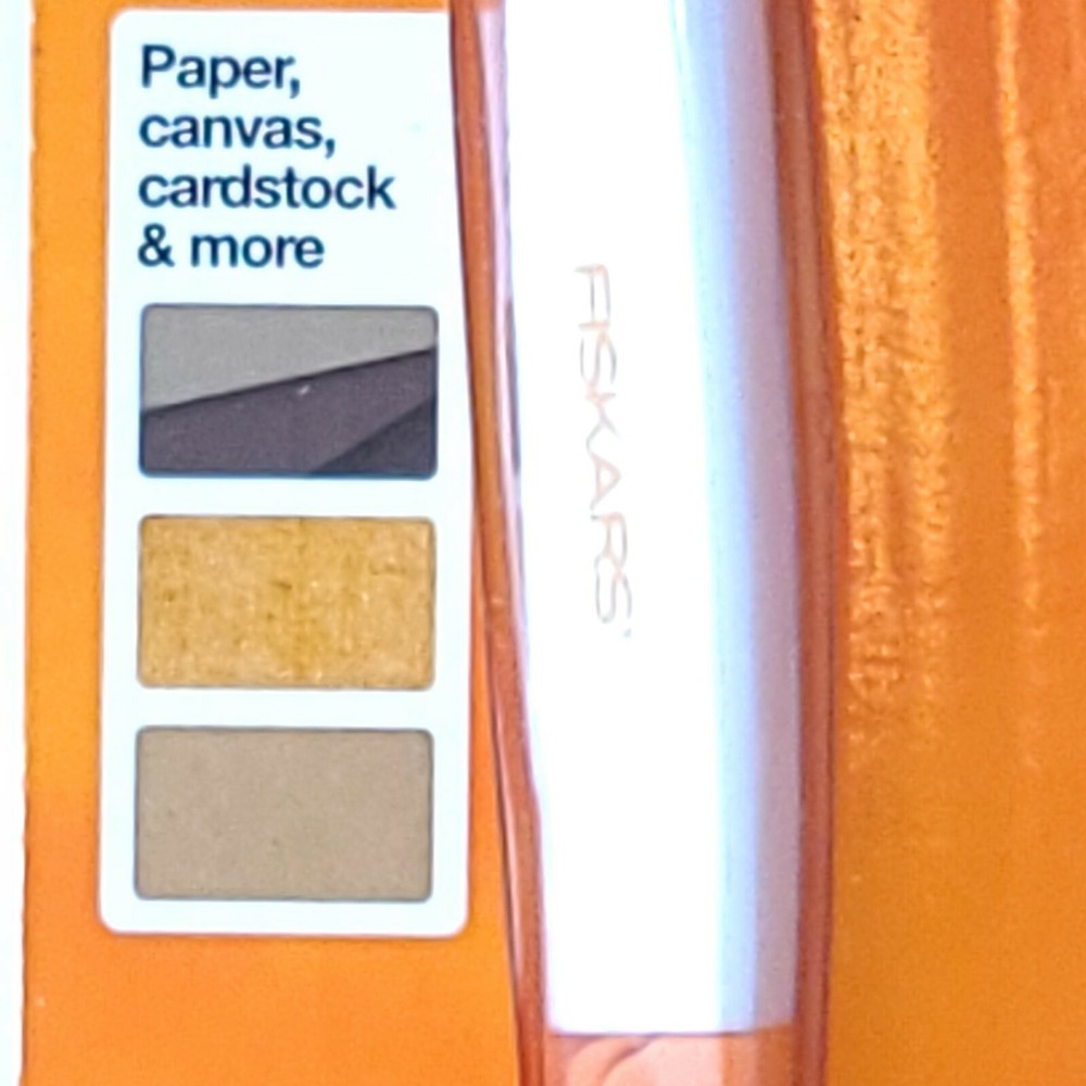 FISKARS Craft Knife - Change Blades Quickly and Easily