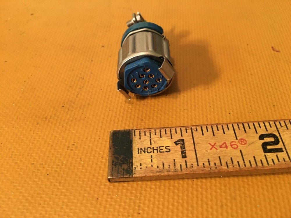 1 Amphenol 9 pin Female Circular Connector