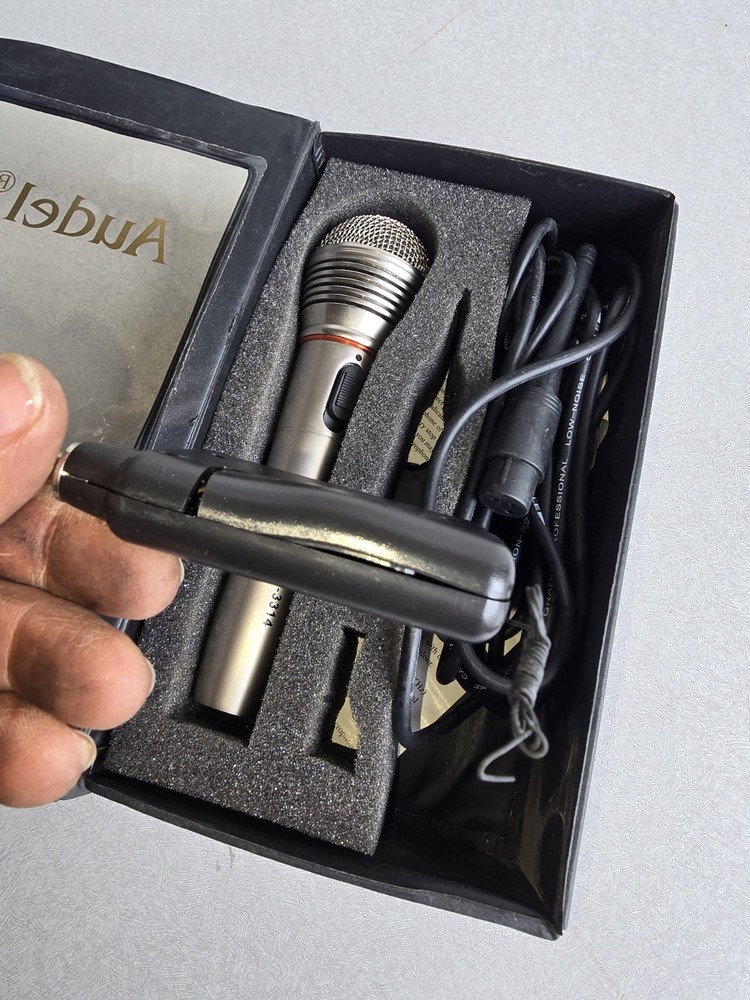 Audel AE-3314 Handheld Wired & Wireless Microphone Silver On/Off Switch