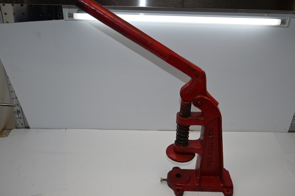 Defiance Button Machine Cast Iron Model 1920 NICE