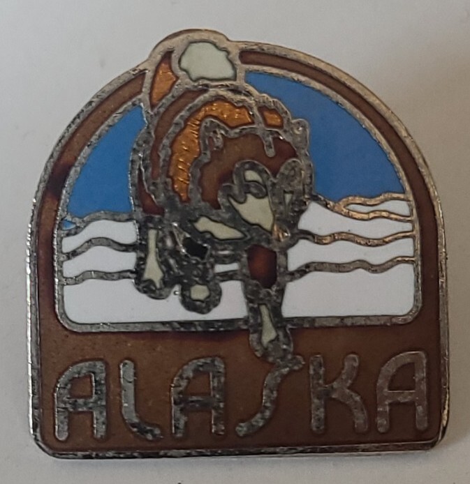 Alaska Wolf Vintage Lapel Pin