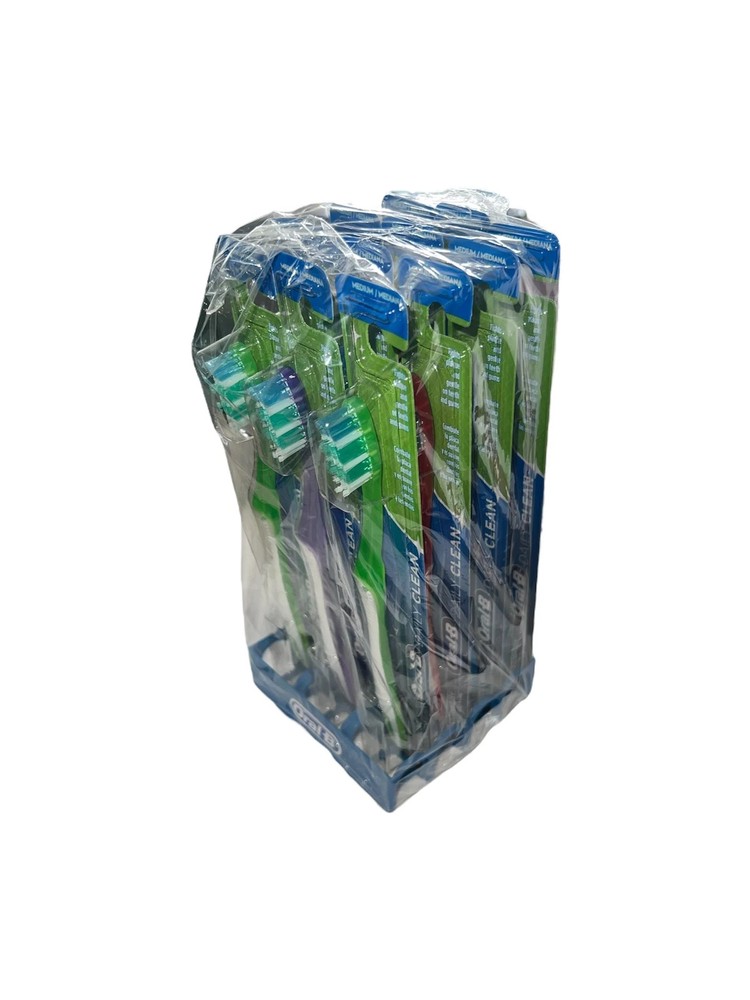 Oral-B Toothbrush | Daily Clean | Medium | 12 Pack tray