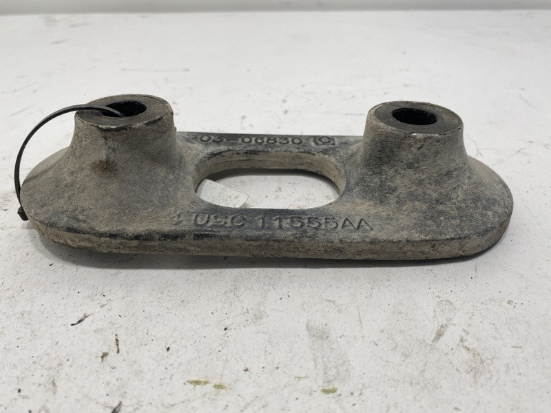 2013 Peterbilt 388 Torque Rod Bracket 0306830 (338-10347)