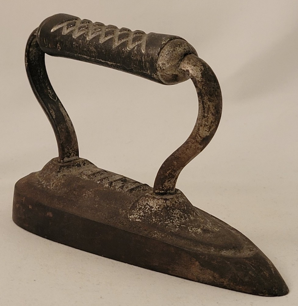 Antique Cast Iron "HUB" Clothes Flat Iron