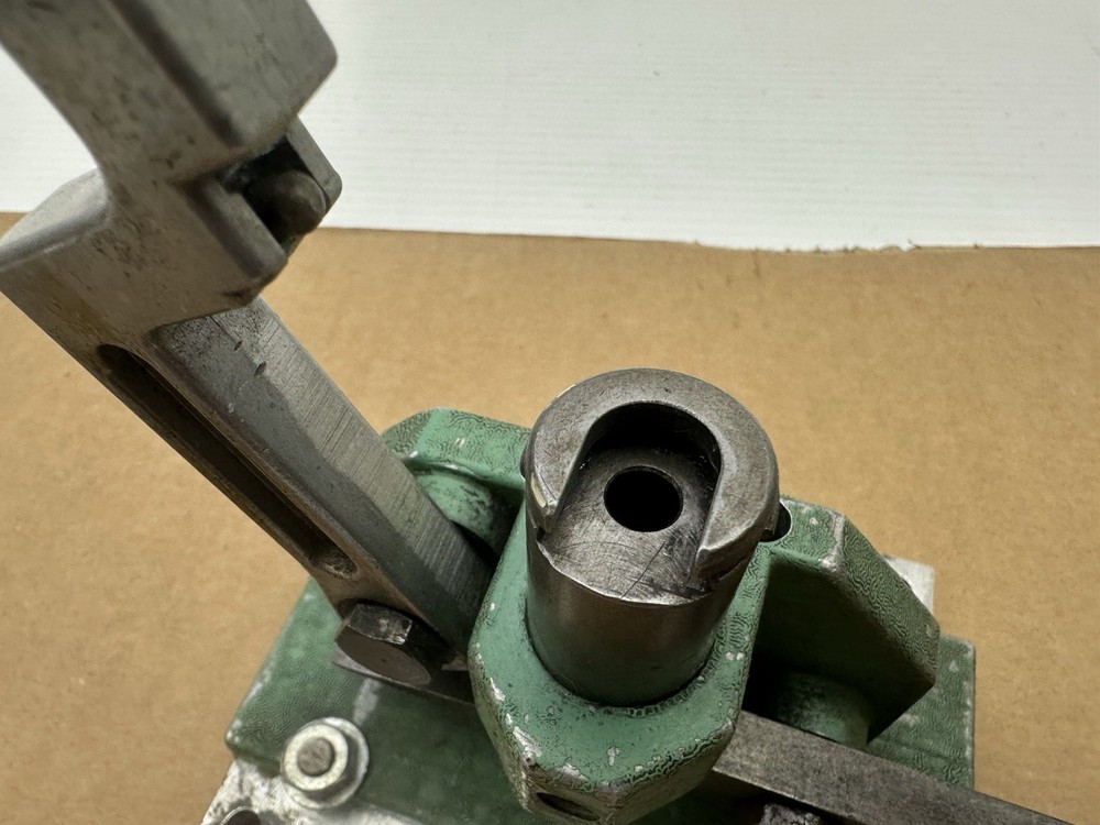 RCBS Bench Mounted Auto Priming Tool Not Complete See Pics