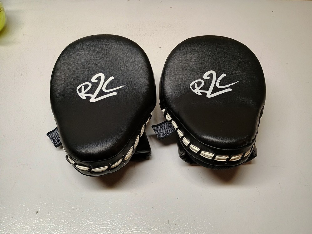 R2C Ring To Cage Curved Focus Mitts Punch Training New