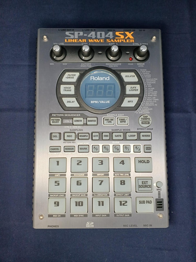 Roland SP-404SX Linear Wave Sampler 12 Polyphony 29 Effects SD Card & AC Adapter