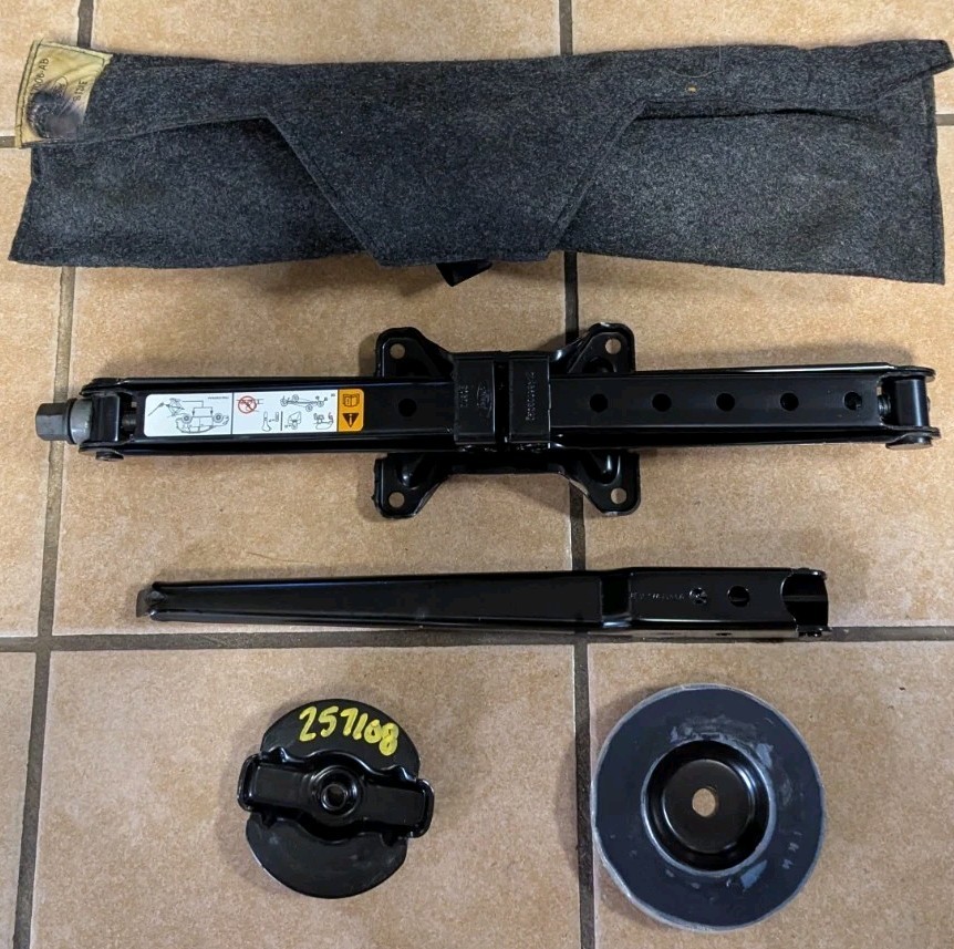 2008 LINCOLN MKX JACK AND TOOL KIT