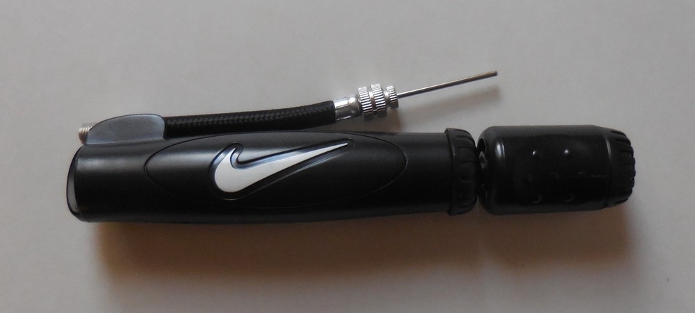 Nike Dual-Action Ball Pump Black/White