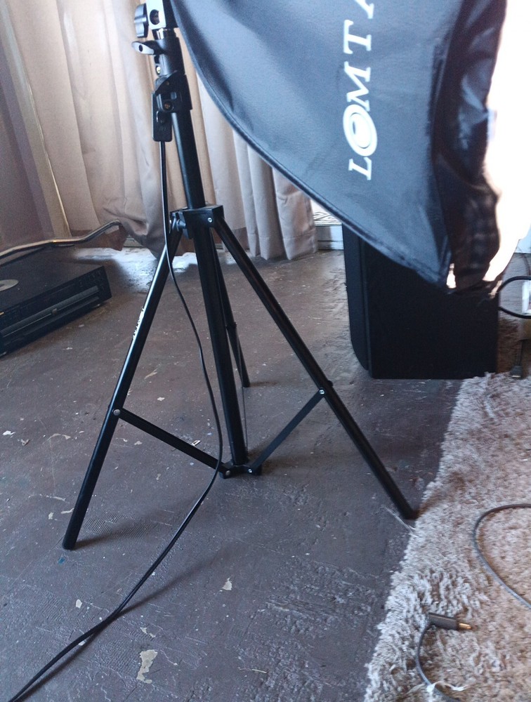 Lomtap Light Stand With One Light