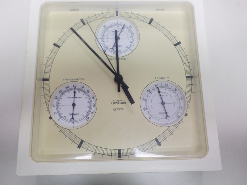 Sunbeam Quartz clock with barometer, thermometer and humidity