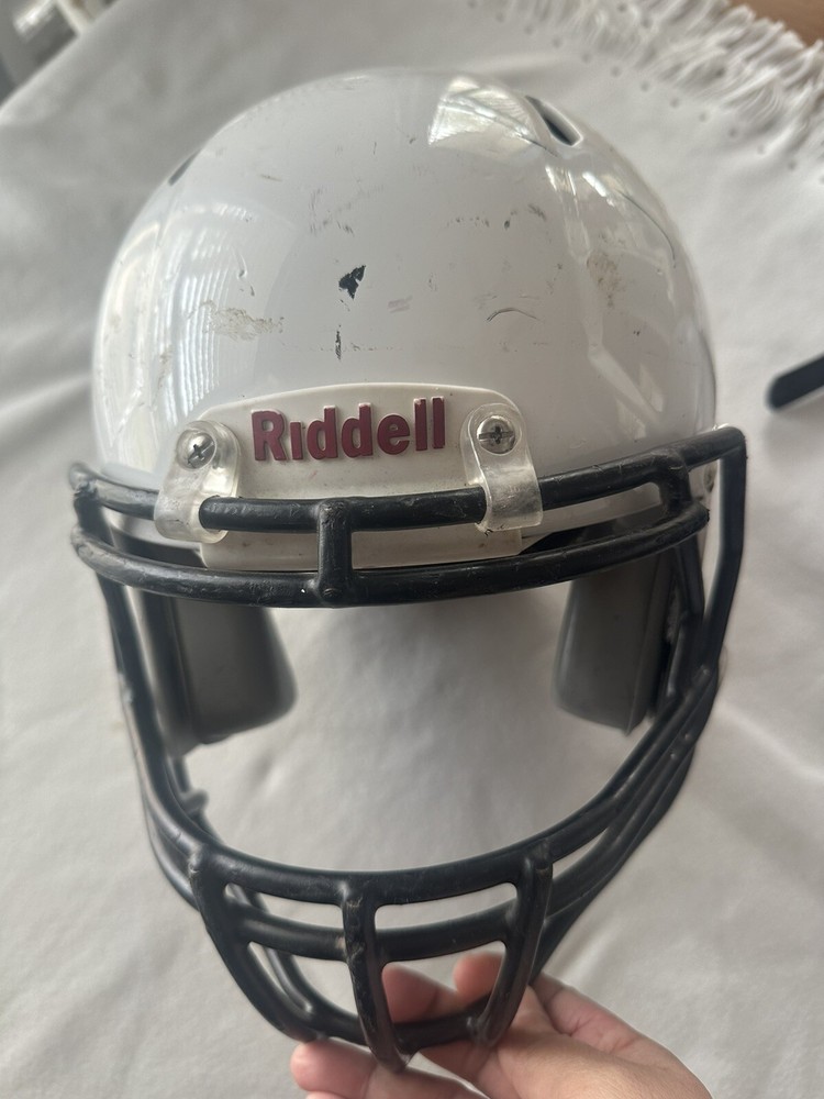 Hamlet and shoulder pads football Size small